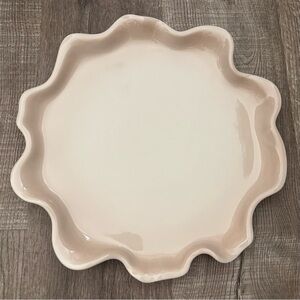 Le Creuset Iris Beige Stoneware Ceramic Wavy Serving Plate